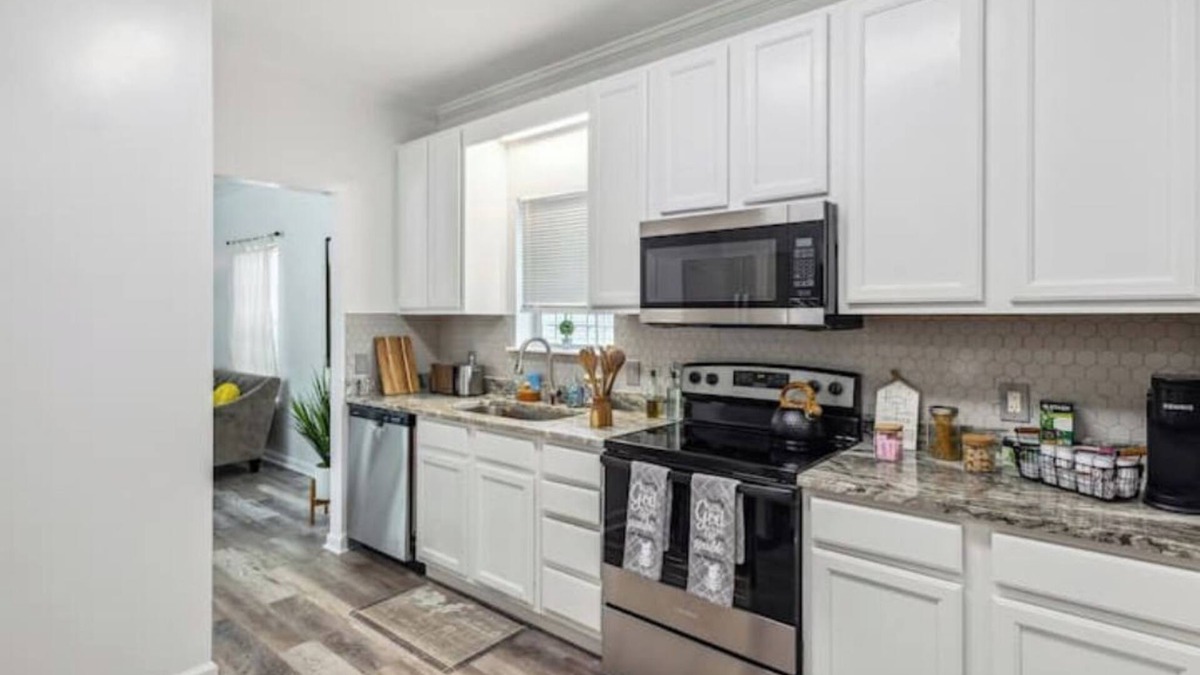 Pittsburgh House | Spacious, Sun-Filled Home with King Master Suite