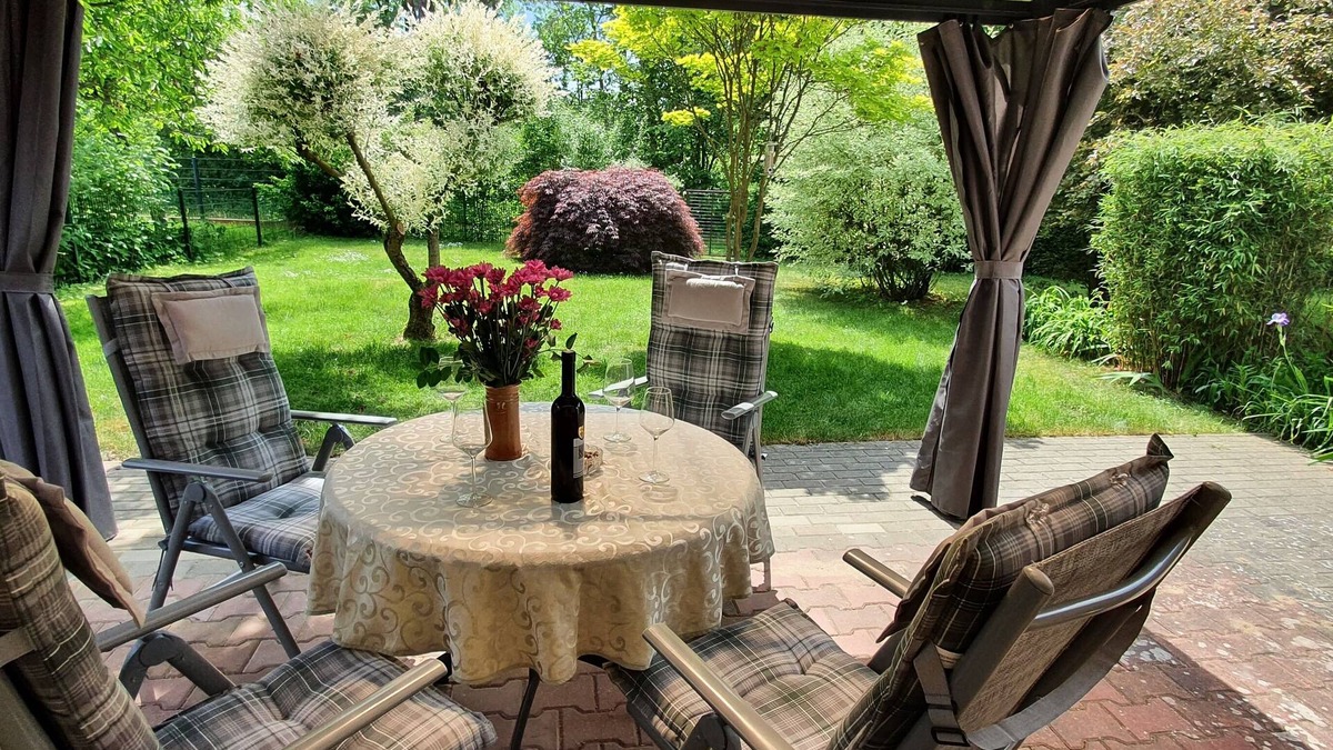 Hohenlychen Apartment | Spacious, sunny 4-star * apartment with garden near the lake in Lychen