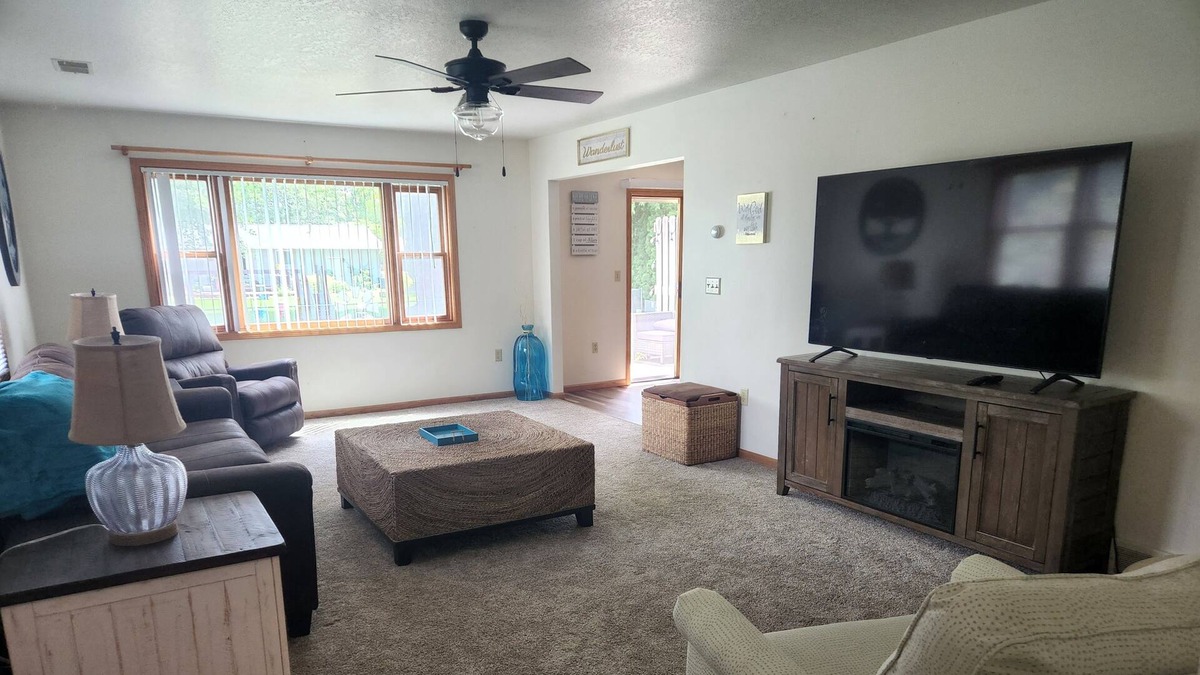Tomah House | Spacious Townhome in quiet neighborhood with firepit!