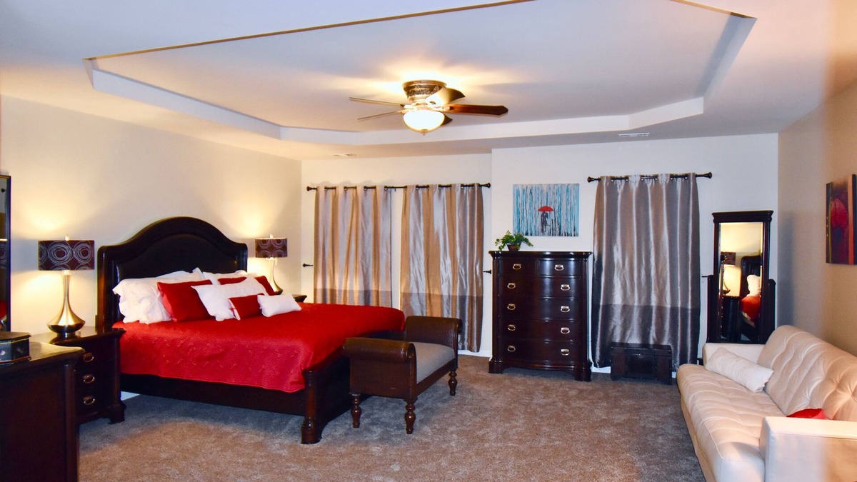 Cumming House | Spacious Townhouse w/Oversized Master BD near Halcyon - Great for Families