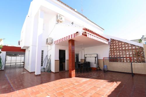 Almarda Apartment | Spacious townhouse with terraces and pool in Sagunto
