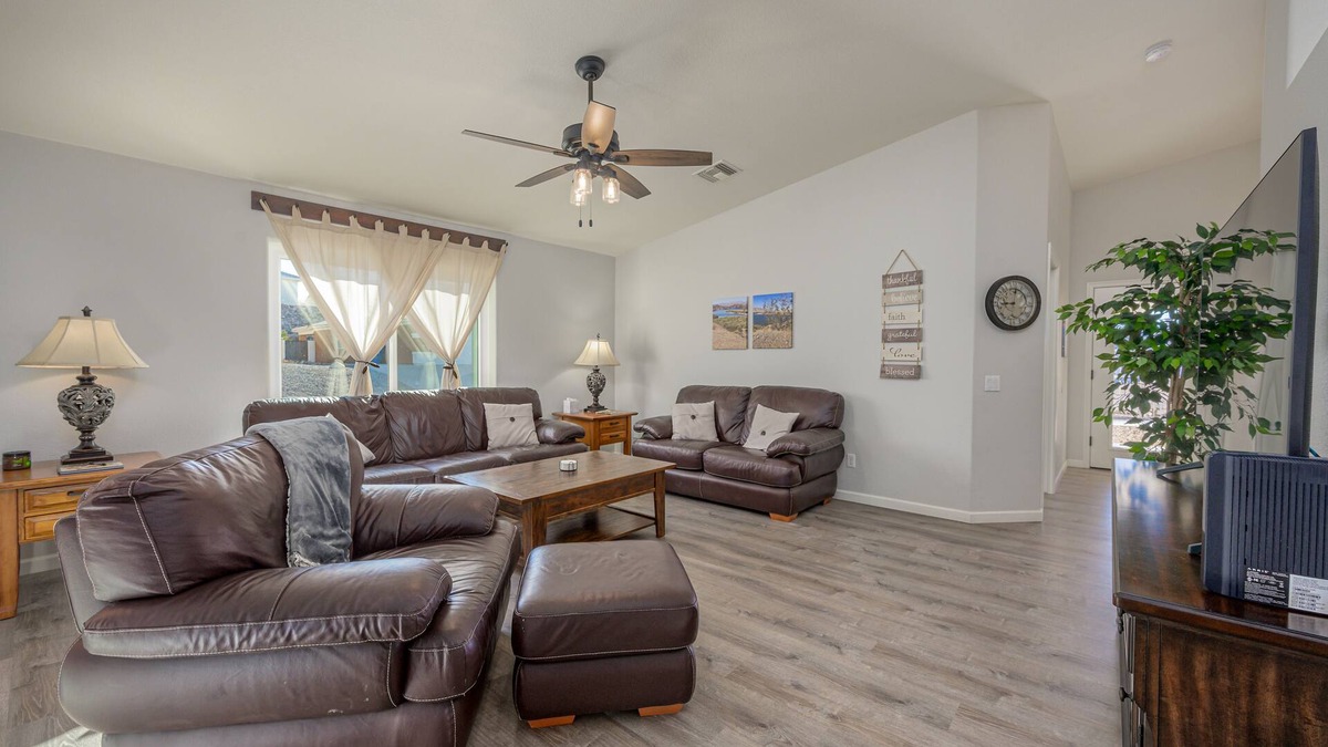 Bullhead City House | Spacious Tuscany-Style Home near Laughlin and Katherine's Landing/Lake Mohave