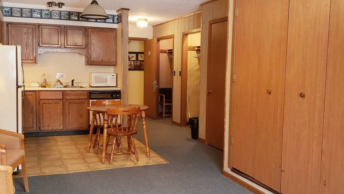 Ironwood Apartment | Spacious Two level Condo (#2) inside the Lodge at North Ironwood Acres, 2BR/2BA & Kitchenette (Be Self Sufficient!), and DOG FRIENDLY!