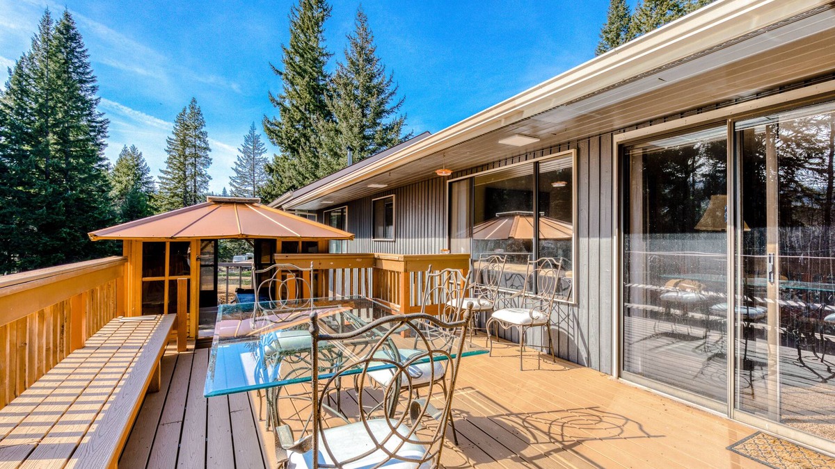 Parkdale House | Spacious Two-Story Home w/Private Hot Tub, Free WiFi, & Game Room - Dogs OK