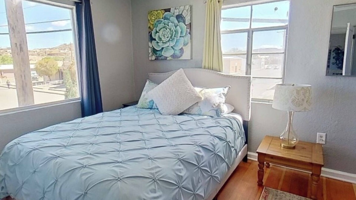 Truth or Consequences Apartment | Spacious 2-bedroom apartment on the Hot Springs District