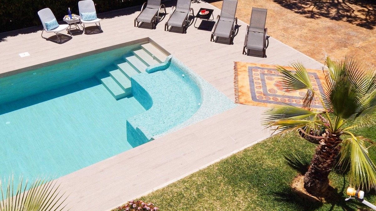 Cabo Roche House | Spacious Villa Australia in Roche for 14 people with pool close to the beach