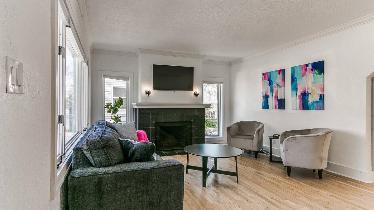 West Des Moines House | Spacious Valley Junction Retreat