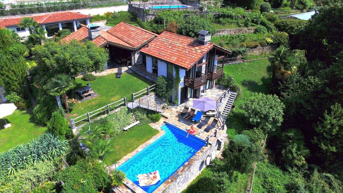 Minusio House | Spacious, very well-kept property with swimming pool and beautiful gardens