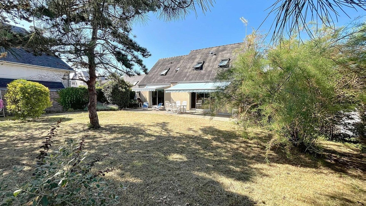 Jullouville-les-Pins House | Spacious Villa 6 rooms - 9 people - 50m from beach