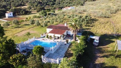 Aroche Villa | Spacious villa in Aroche, 160 m², private pool, 10 guests