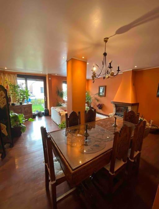 Dilbeek Villa | Spacious Villa in Dilbeek with Private Garden, Ideal for Families & Business