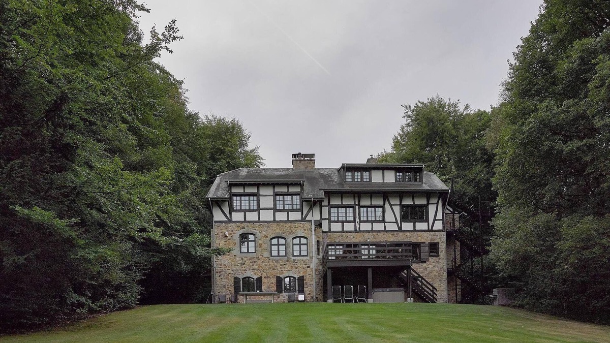 Spa Villa | Spacious Villa in Liège