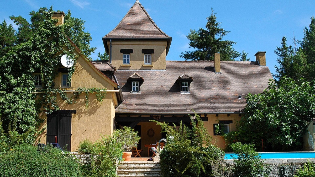 Bouzic Villa | Spacious villa with heated pool and garden