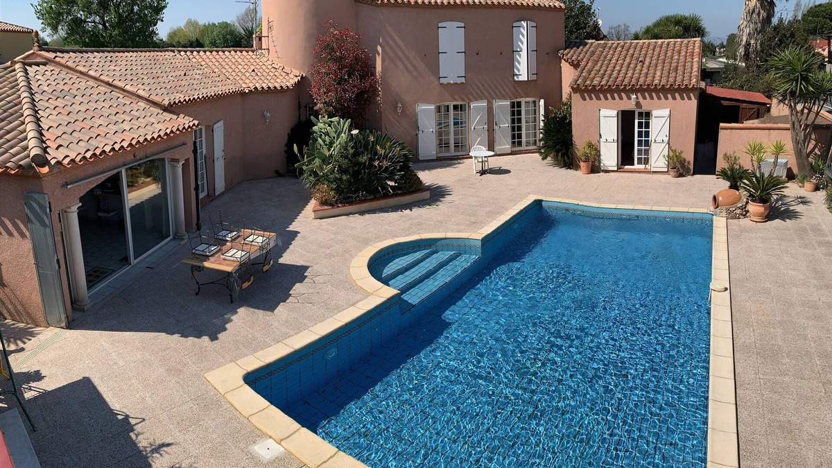 Bompas Villa | Spacious villa with private pool max 14 people near the beach