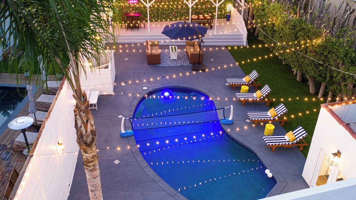 Los Angeles House | Spacious Villa with 1BR Guesthouse steps from Universal Studios - Events Inquire