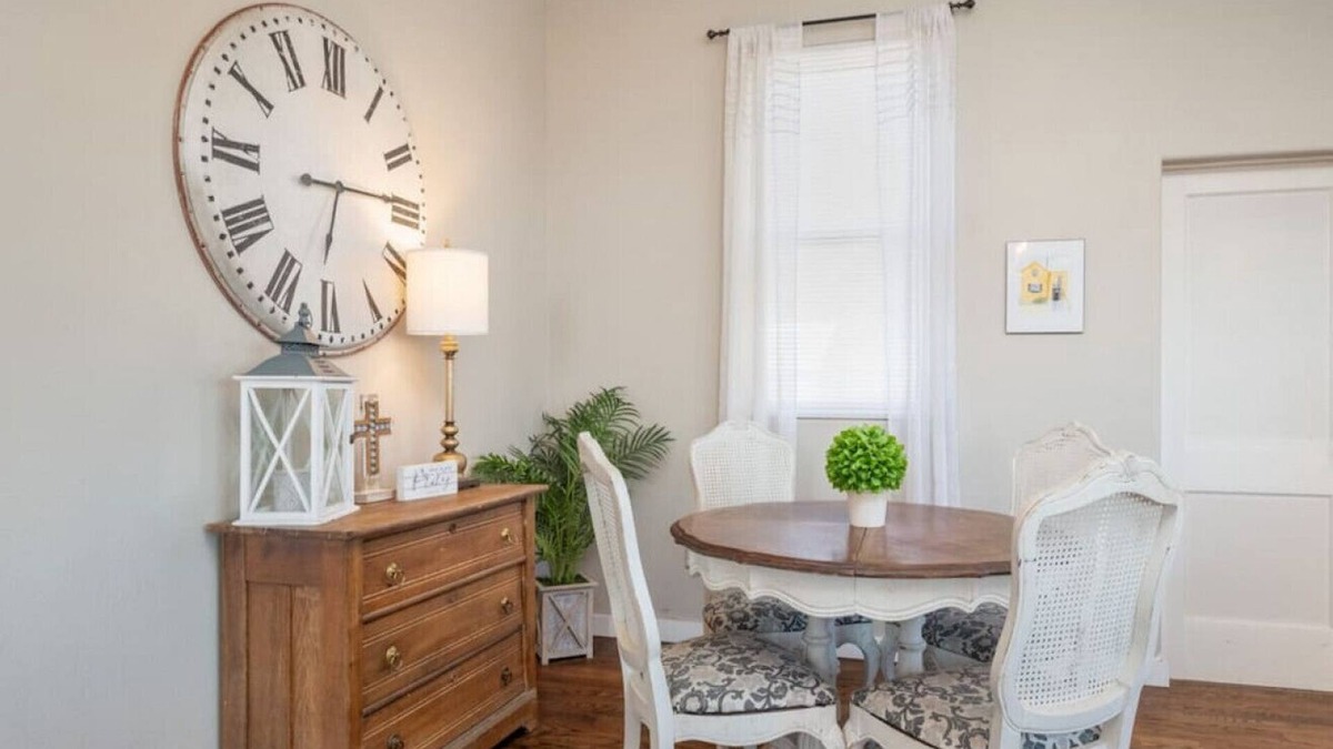 Franklin to the Fort Cottage | Spacious Vintage Home on the Bitterroot Bike Trail