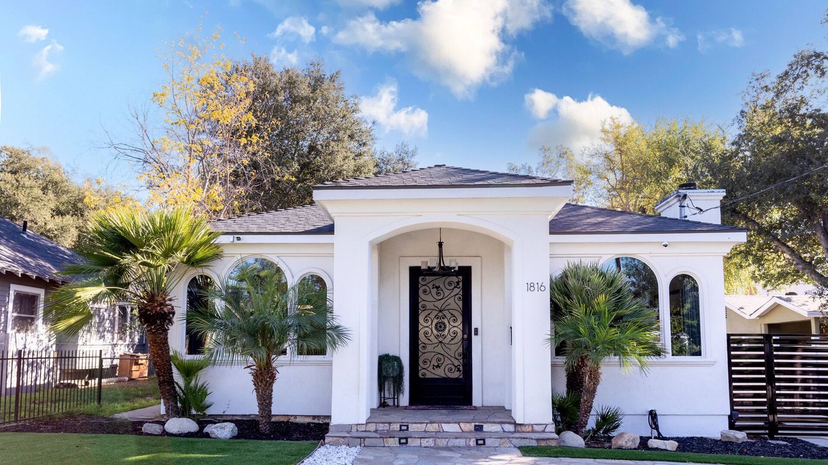 North Central House | Spacious, Well-Appointed, Lux/Modern Touches w/Pool Table, Ping-Pong & Fire Pit