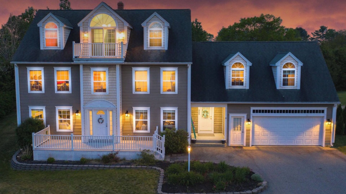 Ogunquit - Wells House | Spacious, Well-Appointed Home for Large Groups Close to Beaches and Restaurants!