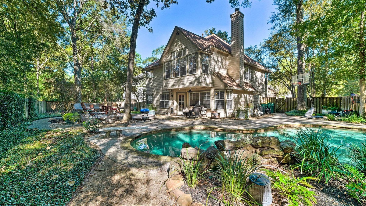 Alden Bridge Cottage | Spacious Woodlands Home: Pool & Outdoor Oasis