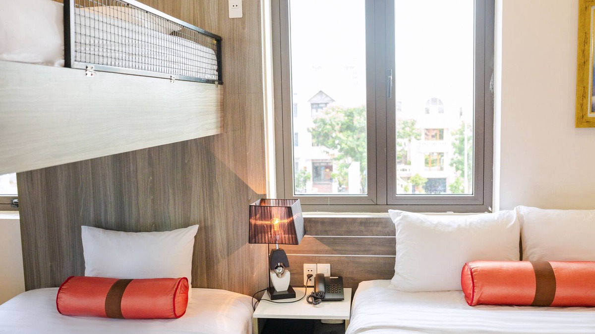 An Hai Đong Hotel | SPACIOUS YET COZY STUDIO AT ARIEL, NICE GARDEN, BEACH AREA, with BREAKFAST