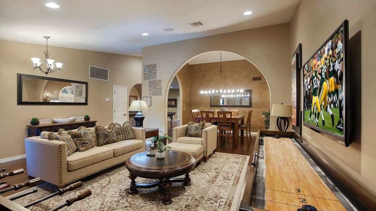 Paradise Park Vista House | Spanish Bella Summary