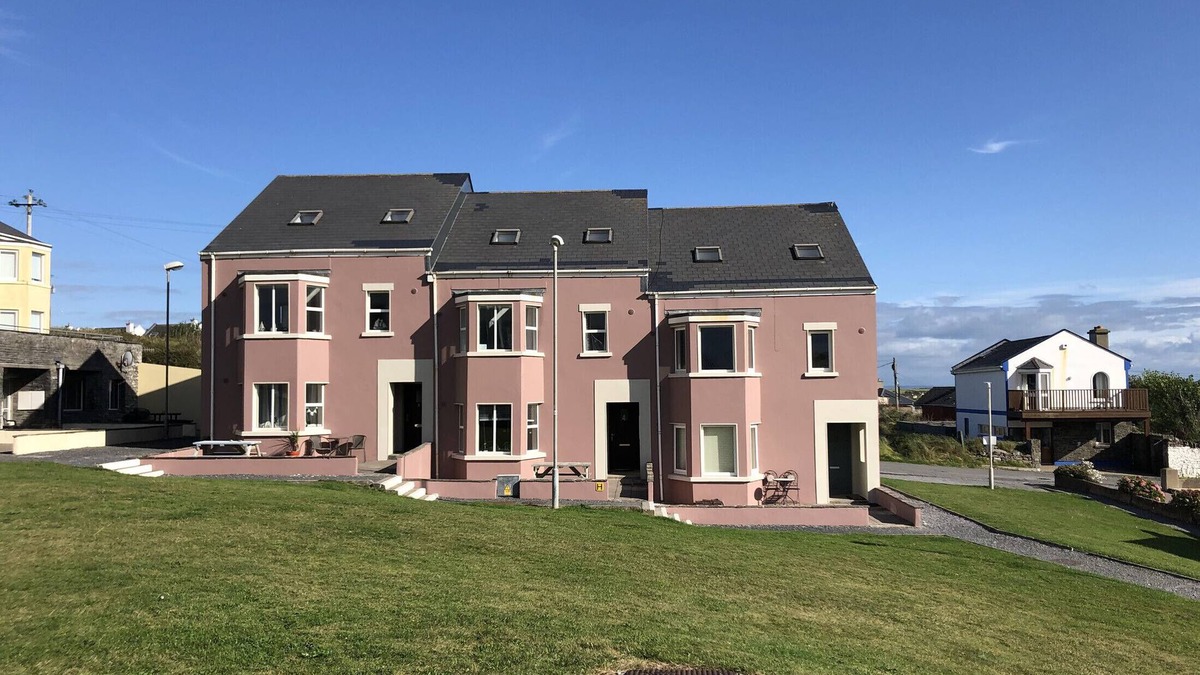 Kilkee Ski Chalet | Spanish Cove Holiday Home No.D4 (Sleeps 5)