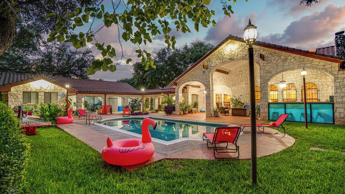 North San Antonio - SAT House | Spanish Hacienda-Heated Pool-1900 sq ft Game Room - Sleeps 18-Games-EPIC