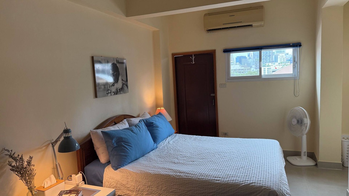 Asoke Apartment | Spanish inspired, 1-bedroom, rooftop apartment in phenomenal Bangkok with AC