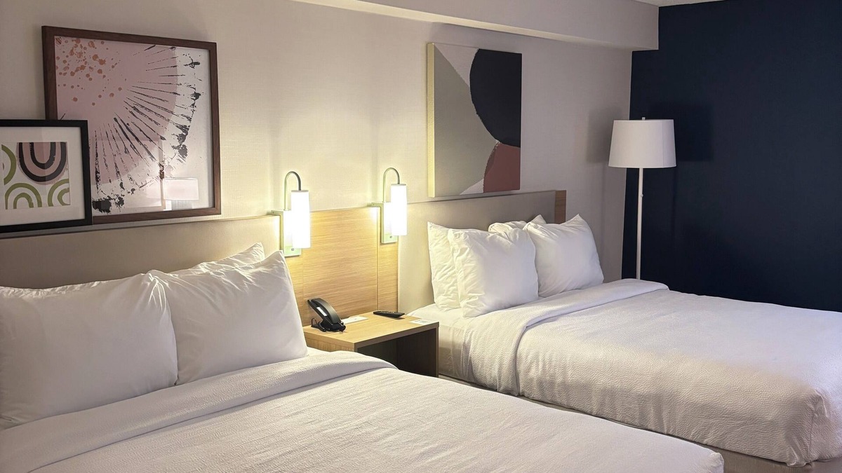 Gateway Hotel | Spark by Hilton Toronto Mississauga