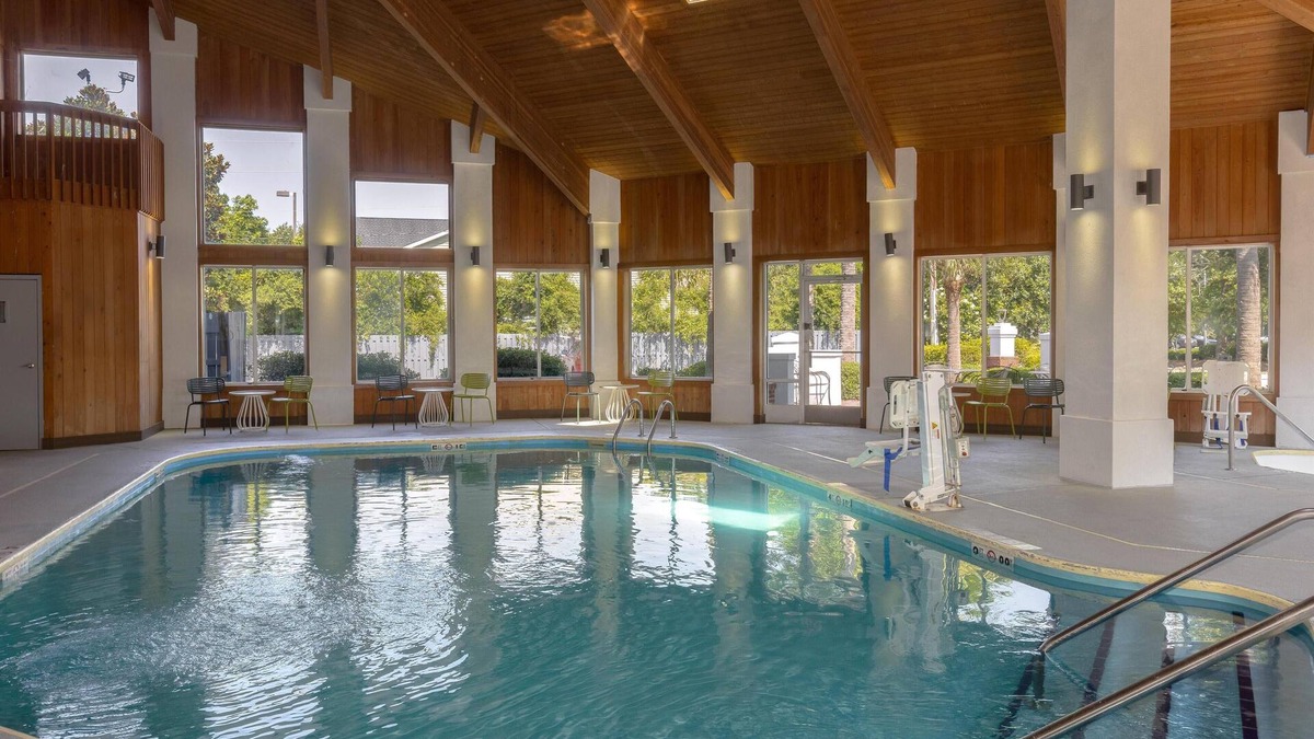 Silver Lake Hotel | Spark by Hilton Wilmington Carolina Beach Rd