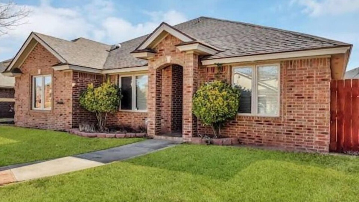 Lubbock House | Spark Getaways: The Shapiro
