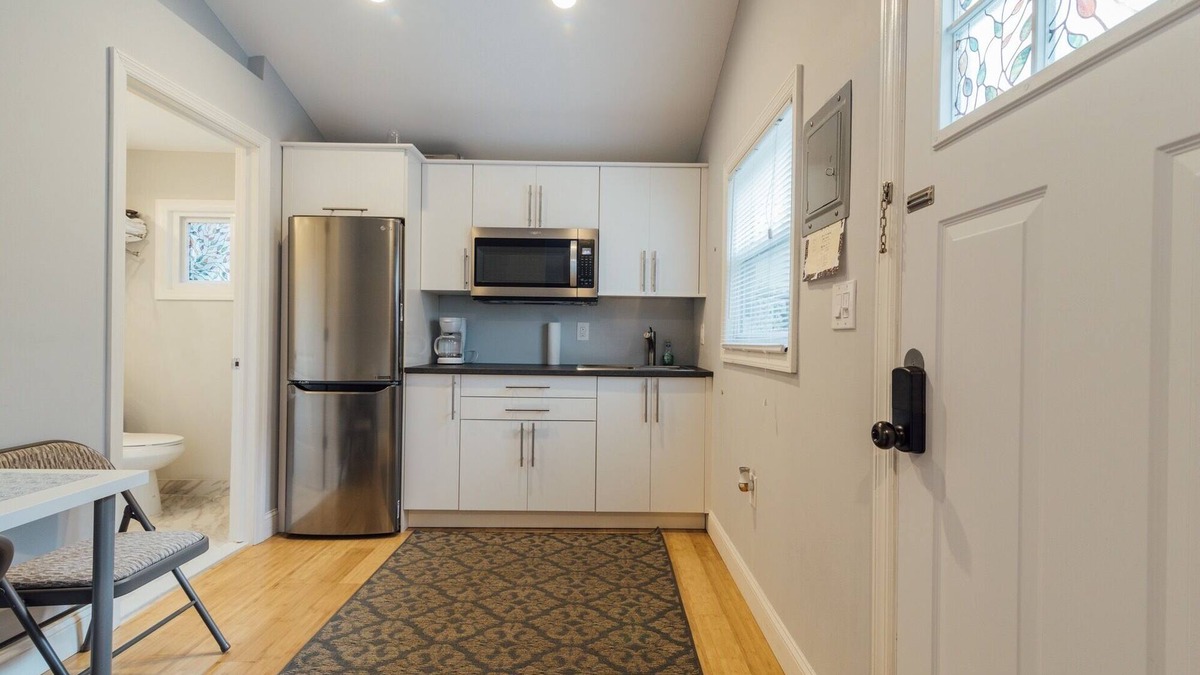 Newark House | Sparkling Guesthouse in Ironbound, mins 2 NYC, EWR