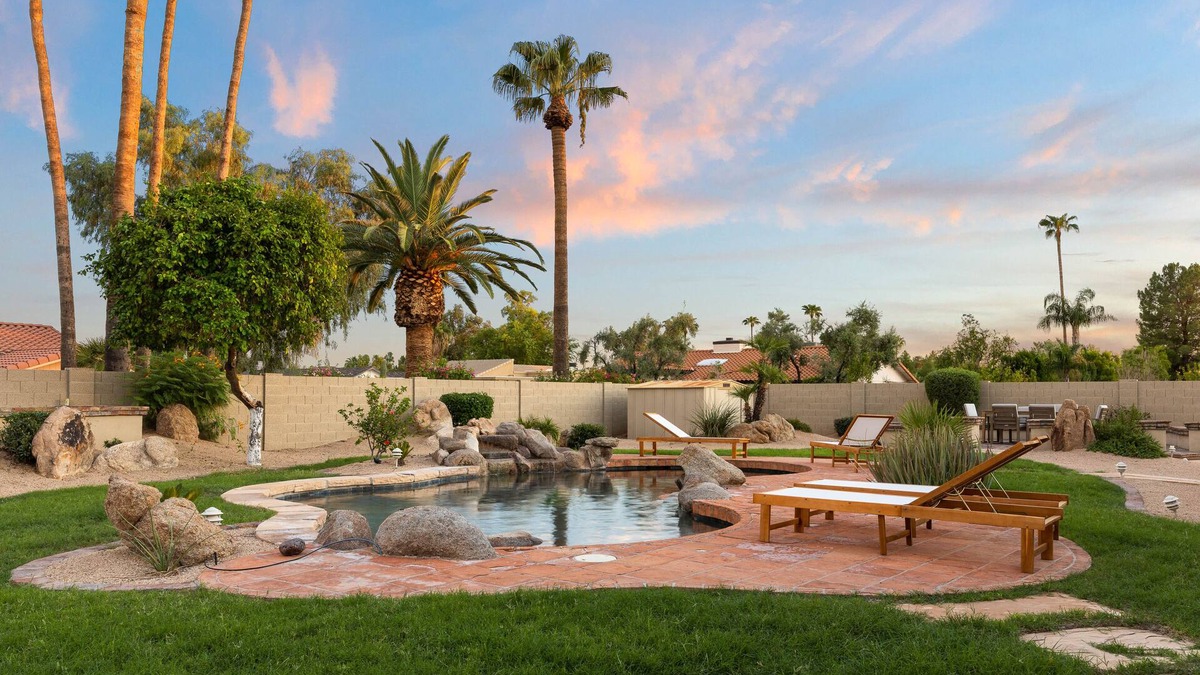 Buenavante House | Sparkling Pool, Poker Table, and Relaxation at Sweetwater