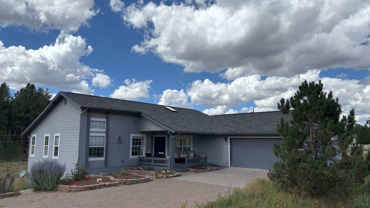 Mountainaire House | Sparrow Nest Hideaway 5BR Home with Hot Tub