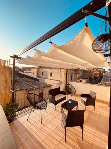 Grammichele Apartment | Spazioso Appartamento in Centro con Terrazzo Privato - Privitera