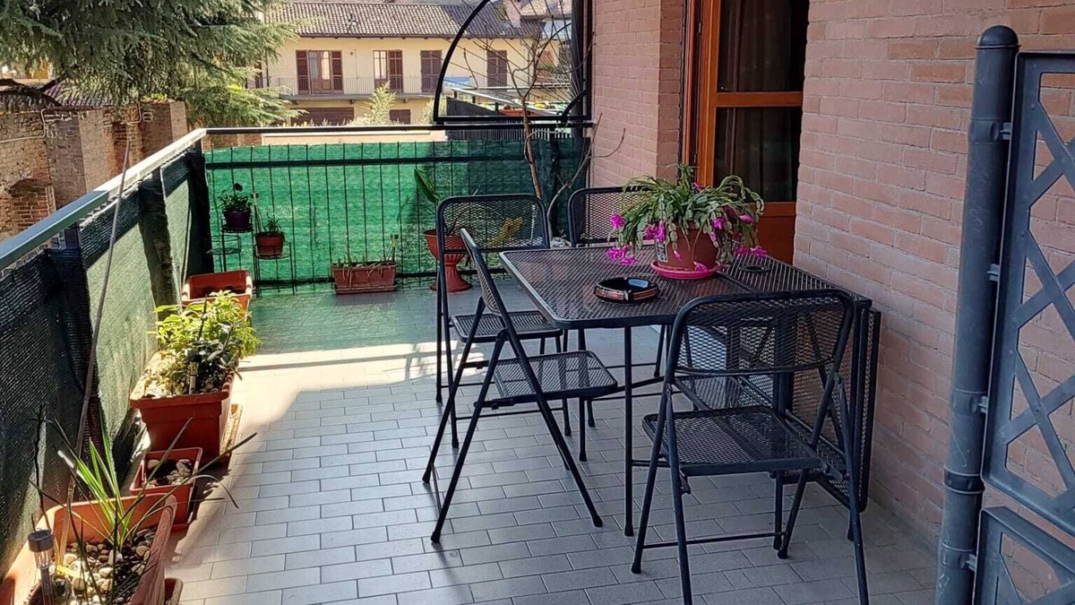 Roreto Apartment | Spazioso Bilocale con Ampio Terrazzo, in Zona Tranquilla Vicino al Centro