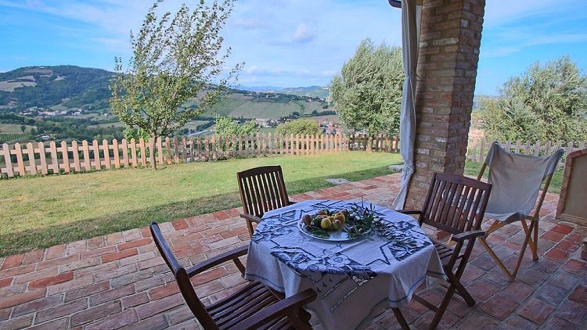 Montelabbate Apartment | Special OFFER! Delicious retreat in amazing summer country w/pool near Urbino