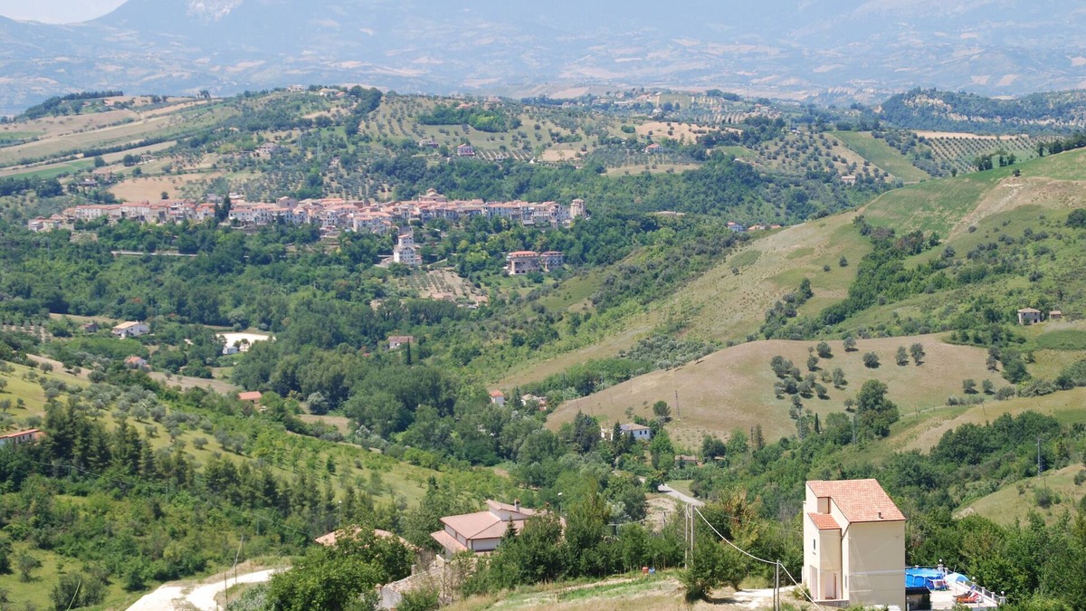 Serramonacesca Villa | Special offer Hilltop Villa with Private Pool and Stunning views 100 sq metres