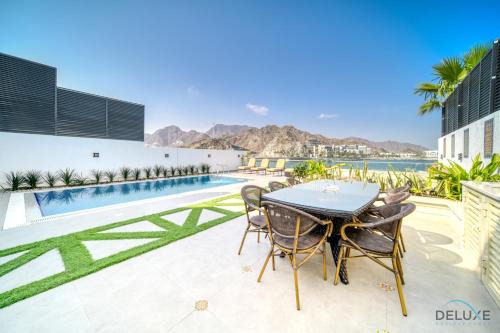 Al-Fujairah Apartment | Special Offer with Chilled-Heated Pool & Ocean Views by Deluxe Holiday Homes