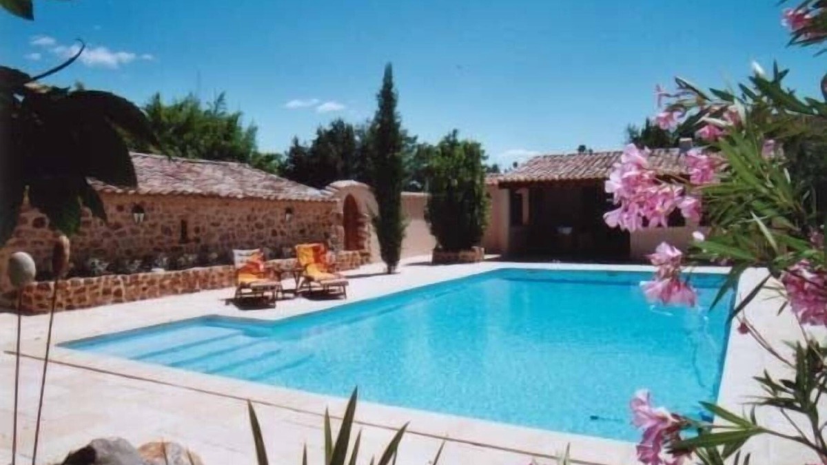 Rosieres House | Special prices in autumn! Stylish winery with large, heated swimming pool