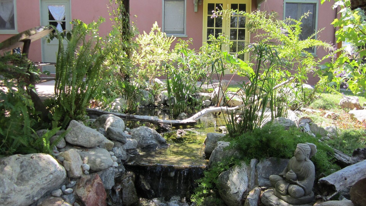 Somerset Cottage | Spectacular 1-bedroom garden unit in hills of Glendale.