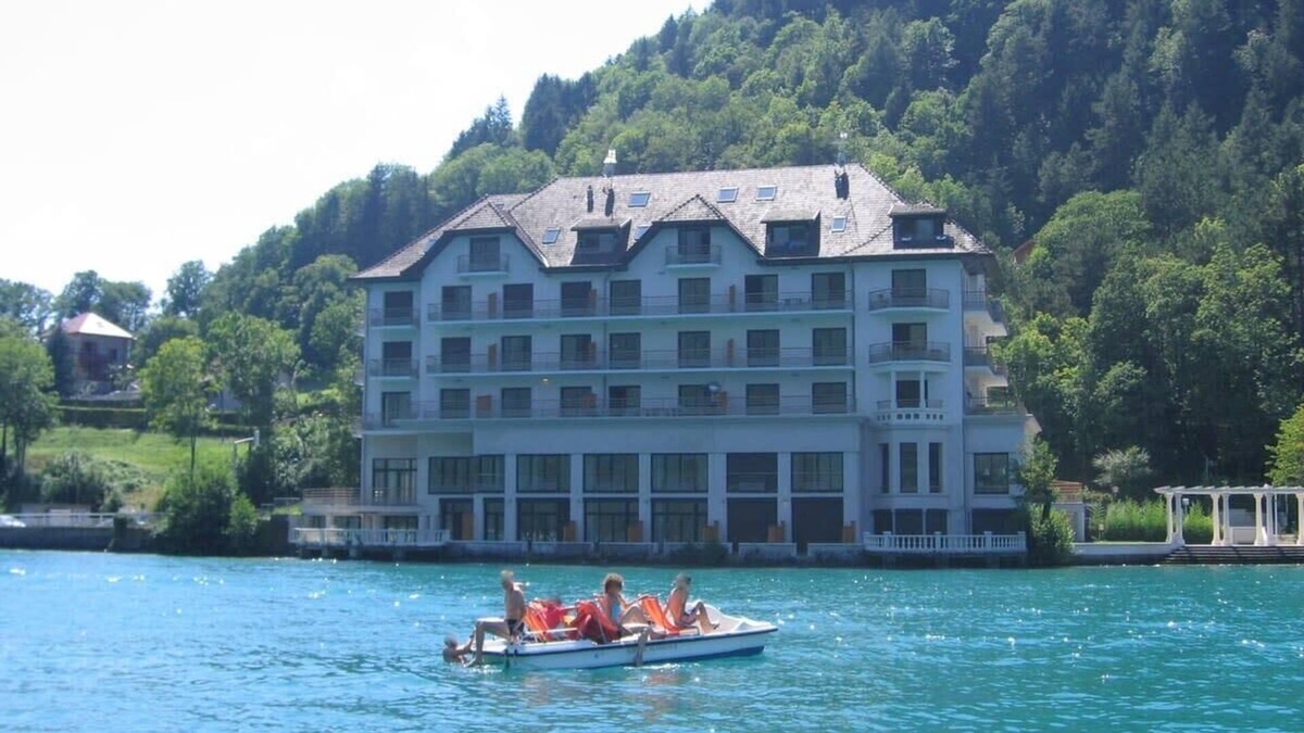 Duingt Apartment | Spectacular! 2 bedrooms apartment at the Lake shores with parking