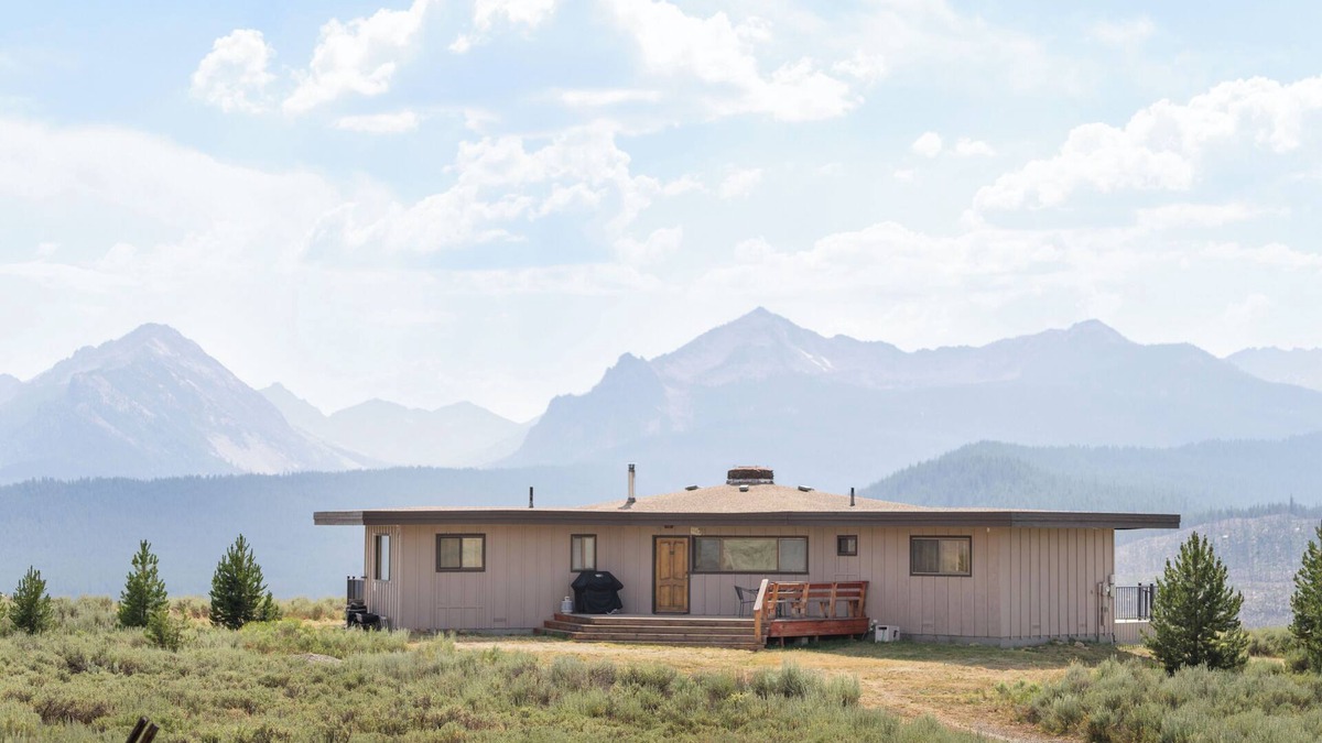 Stanley Cabin | Spectacular 360 Degree Views - Just Minutes from Stanley!