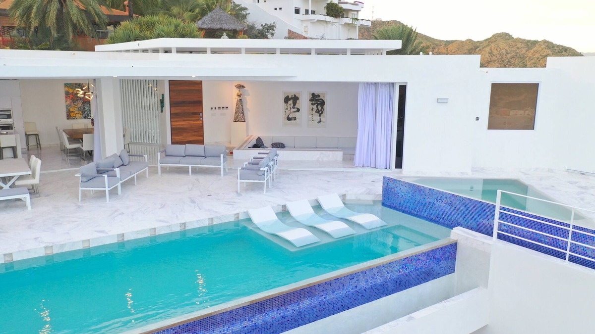 Centro House | Spectacular 9 BR Ocean View, private Pool, large group, luxury villa, Pedregal