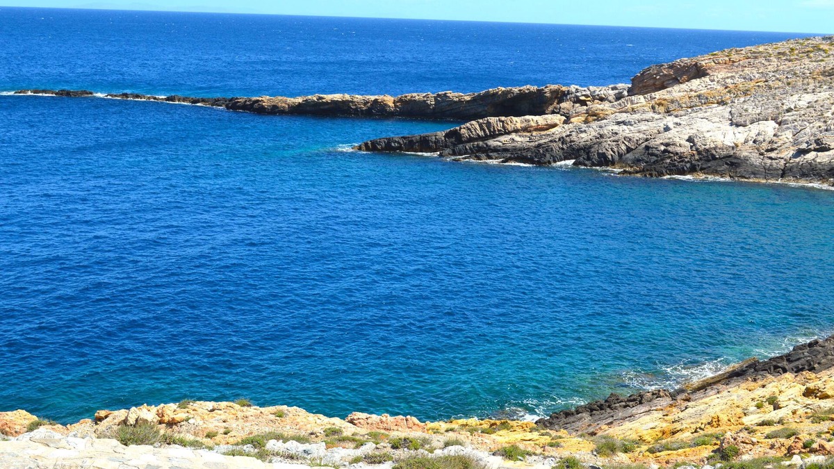 Herronisos Apartment | Spectacular and Charming House in Sifnos Keronissos Village on The Sea