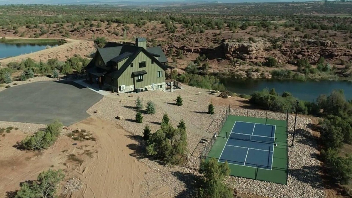 Duchesne County Cabin | Spectacular and New Cliff Lake Lodge @ Six Lakes Resort