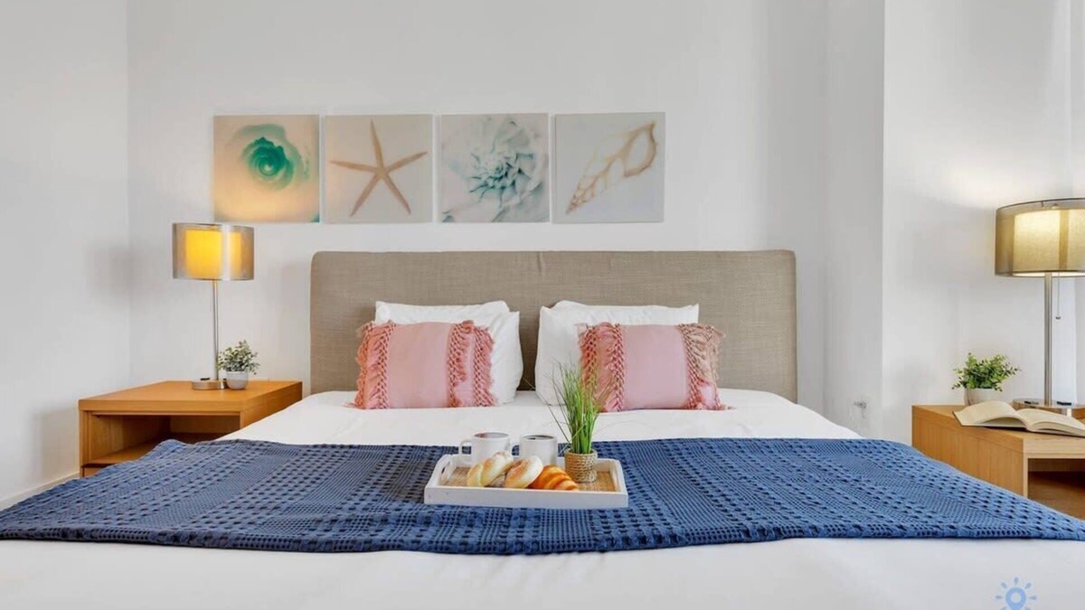 Hallandale Beach Apartment | Spectacular Apt w/Private Balcony + Pool