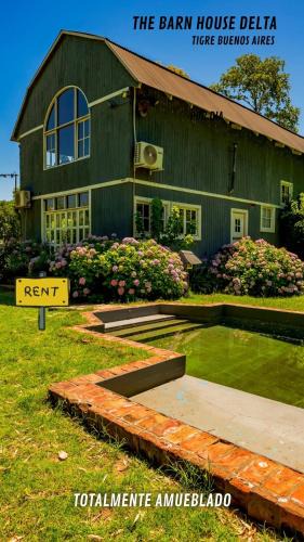 Partido de Tigre House | Spectacular barn on an island in Tigre with pool