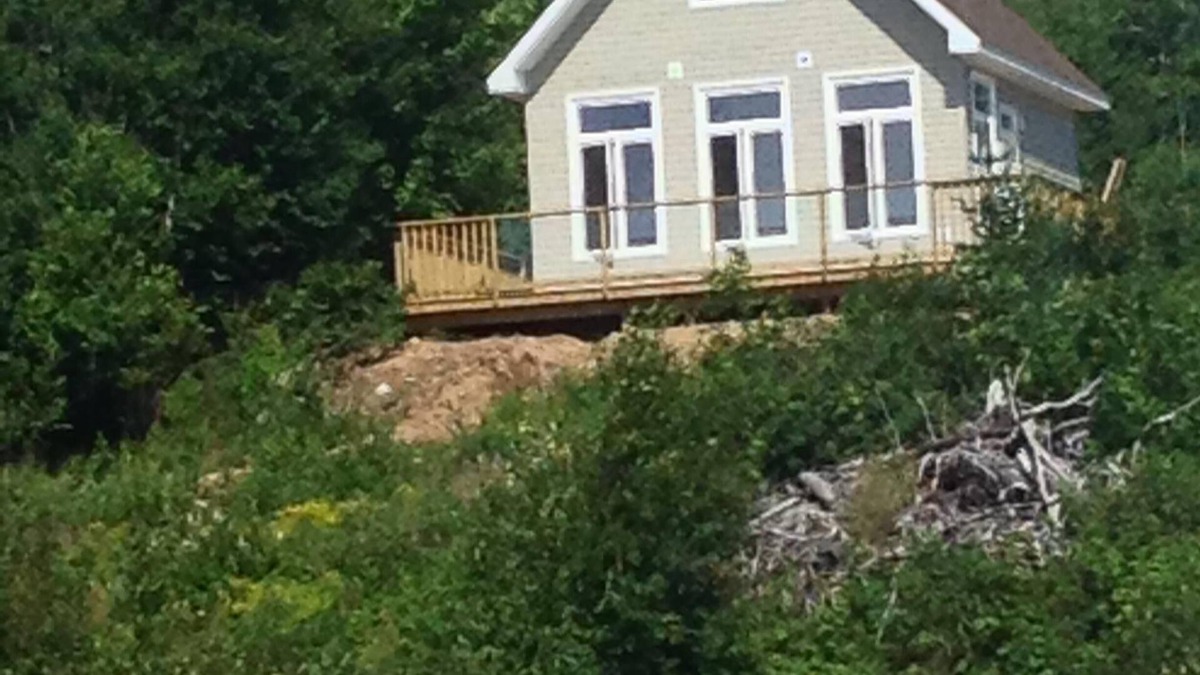 Cape Dauphin Cottage | Spectacular Beach House on the Ocean- Peaceful