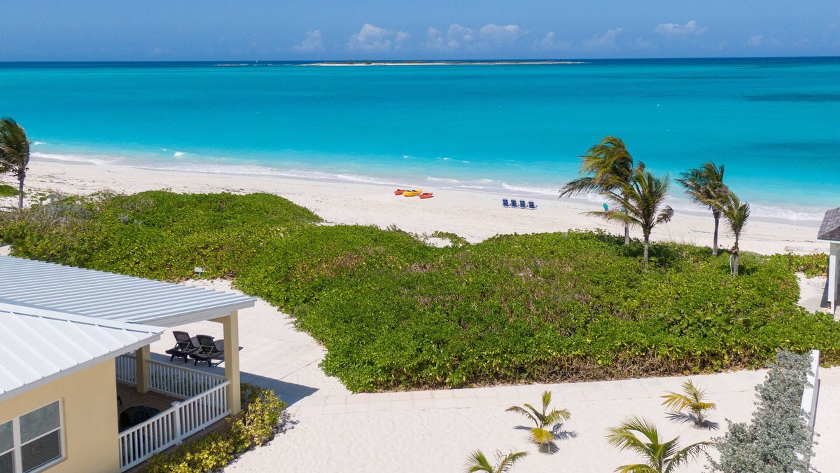 Jimmy Hill Villa | SPECTACULAR BEACHFRONT VILLA DIRECTLY ON AMAZING WHITE SANDY BEACH